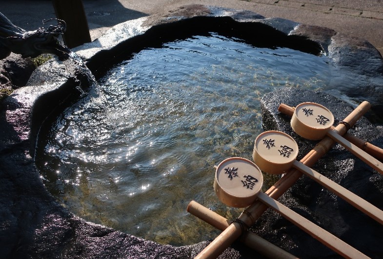 埴生護国八幡宮の手水鉢（写真提供：埴生護国八幡宮）