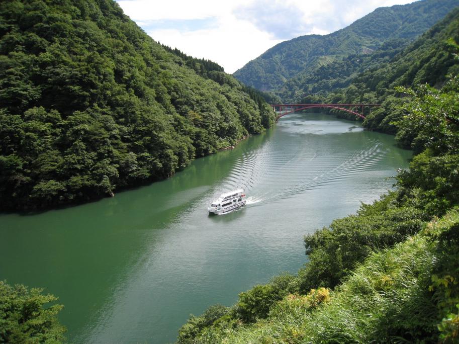 庄川峡遊覧船