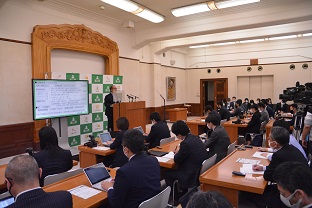 会見写真2
