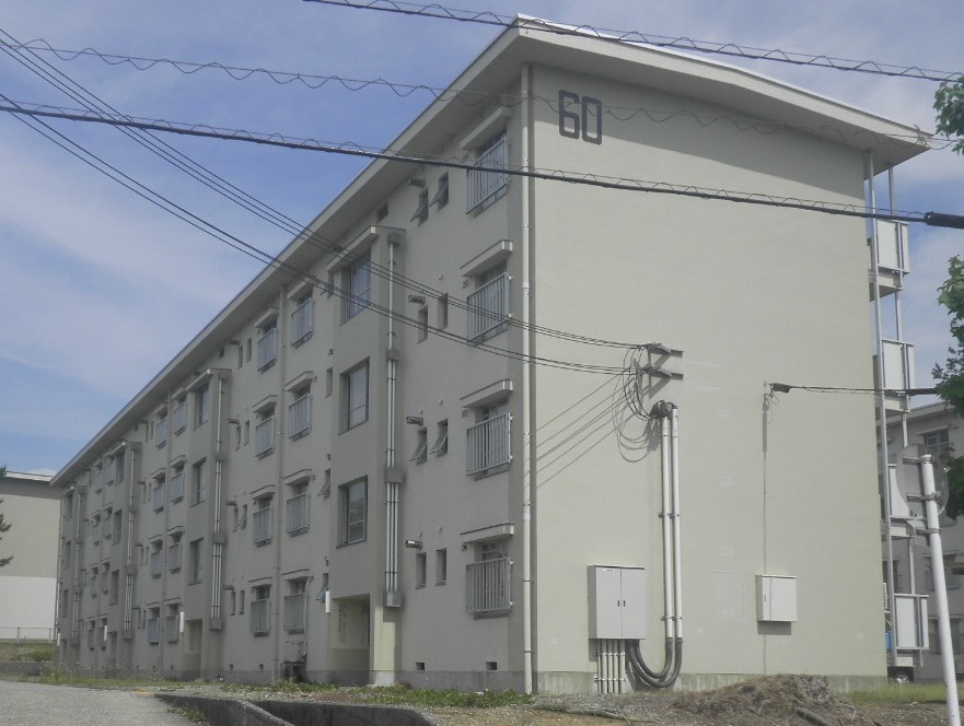 県立大学外観写真