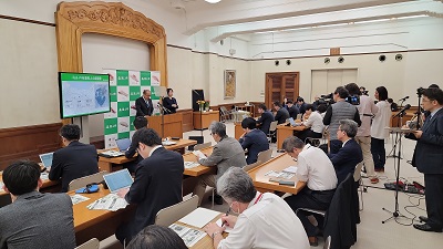 会見写真2