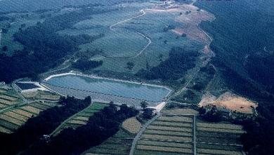 中山ため池を上空から撮影した画像