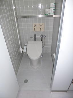県立トイレ